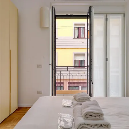Just Urban - Bright And Beautiful - Corso Genova Apartment Milan