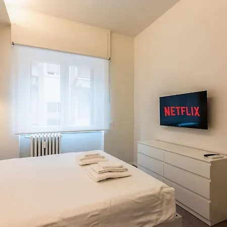 Modern Ac, Wifi Next To 2 Metro Line Stations And Life Area *