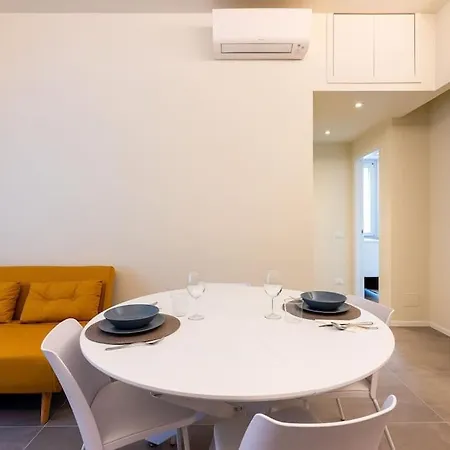 Modern Ac, Wifi Next To 2 Metro Line Stations And Life Area Apartmán Milán