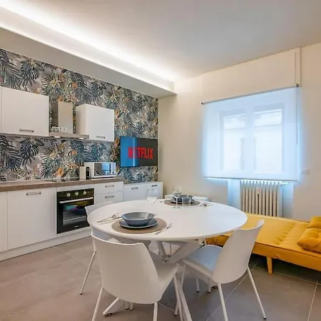 Modern Ac, Wifi Next To 2 Metro Line Stations And Life Area * Milano