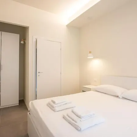 Modern Ac, Wifi Next To 2 Metro Line Stations And Life Area