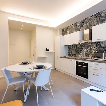 Modern Ac, Wifi Next To 2 Metro Line Stations And Life Area