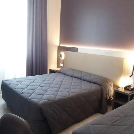 Mistral Hotel 3*