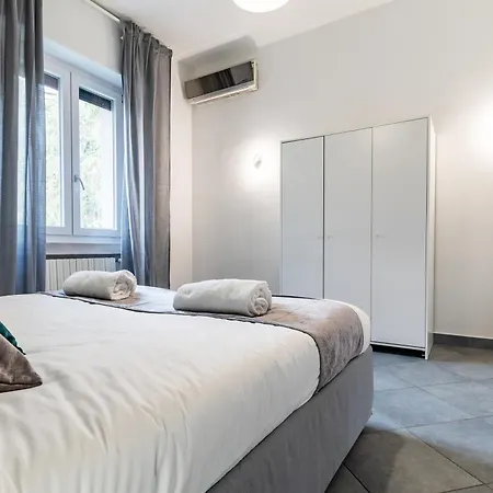 Citylife View And 10 Minutes By Walk Modern *