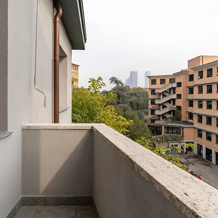 Citylife View And 10 Minutes By Walk Modern