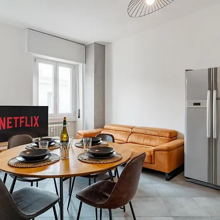 Citylife View And 10 Minutes By Walk Modern Apartmán *