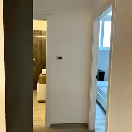 Immense Secret Cave * Милан