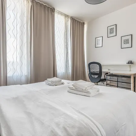 Via De Sanctis 26 4 Pax