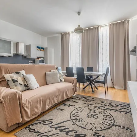 Apartment Via De Sanctis 26 4 Pax Milan