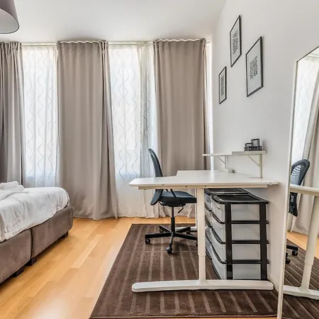 Via De Sanctis 26 4 Pax *