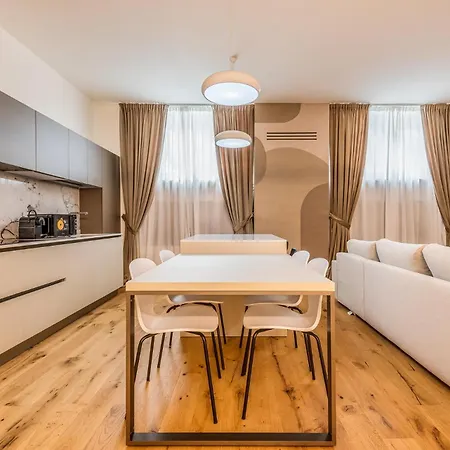 Brand New Via Melzi D'eril 18 4 Pax * 밀라노