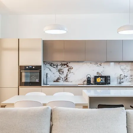 Brand New Via Melzi D'eril 18 4 Pax 아파트 *