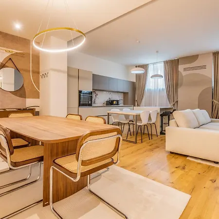 Brand New Via Melzi D'eril 18 4 Pax *