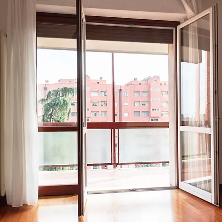 Youhosty - Cechov 21 * Milano