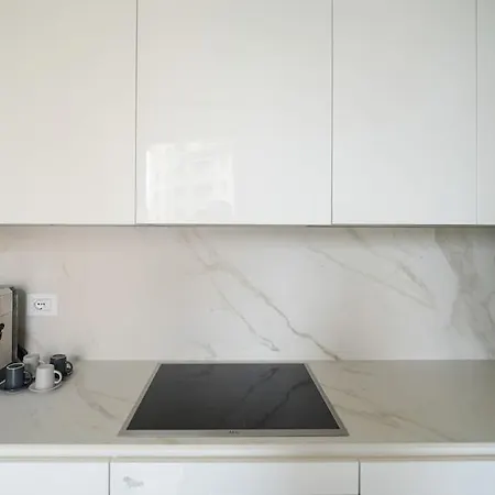 Appartement Isola 10 *