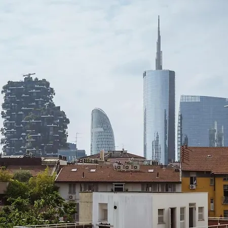 Isola 10 Milan