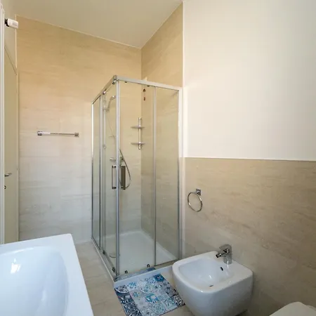 Rrrapido Holy And - Via Sardegna Gasthof Mailand