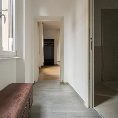 Rrrapido Holy And - Via Sardegna 게스트하우스 밀라노