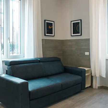 Rrrapido Holy And - Via Sardegna Gasthof 3*