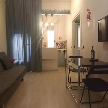 Lovely Flat In City Close To The Red Metro Appartamento