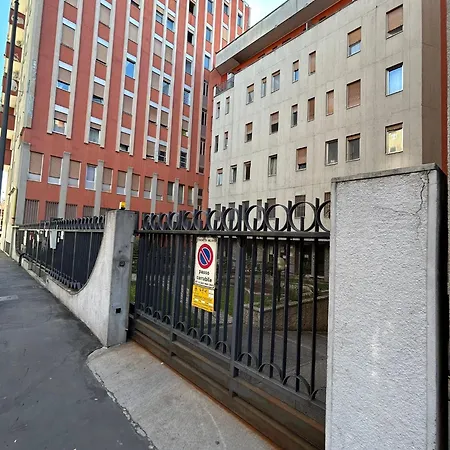 Elegant Apartment *