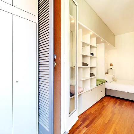 Sunny With Balcony Apartment *