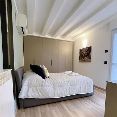 Candiani F2 Trilocale 2 Livelli Apartment Milan