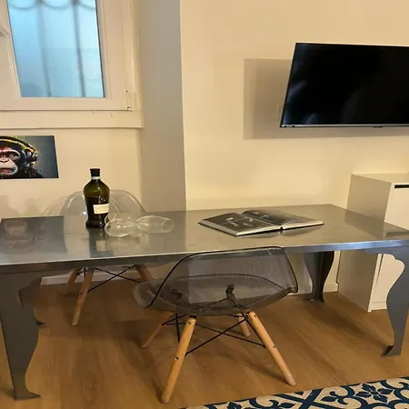 Cosy Near The Center
