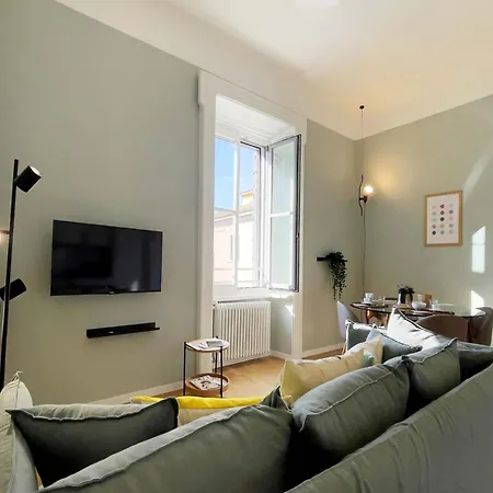 Apartment Elegant Near *