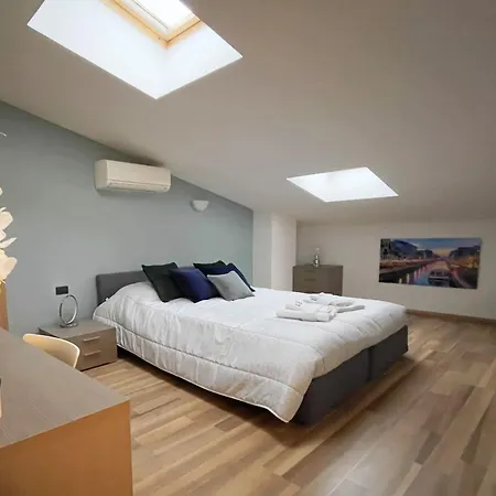 Apartament With Terrace In Bovisa *