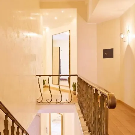 4bdr Cozy And Lovely In Good Location- If You Want To Book, Please Contact On Wh-ats-app - 0034-656-619-782 !!!! Appartement Milan
