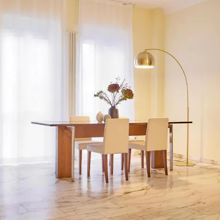 Appartement 4bdr Cozy And Lovely In Good Location- If You Want To Book, Please Contact On Wh-ats-app - 0034-656-619-782 !!!!