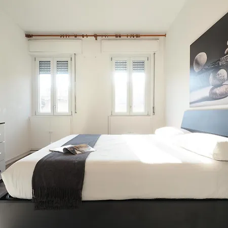 Contempora - Camera Plana B Guest house Milan
