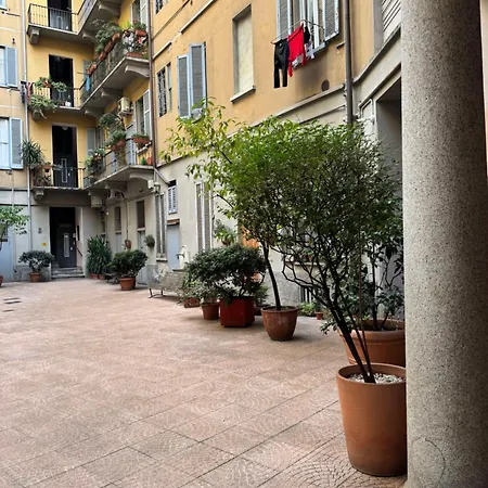Apartment Historical House 1909 Milan