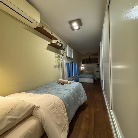 Dea Dreams - Lofty Marghera Holiday home