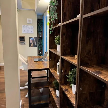 Dea Dreams - Lofty Marghera Holiday home