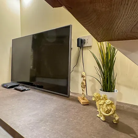 Dea Dreams - Lofty Marghera Holiday home