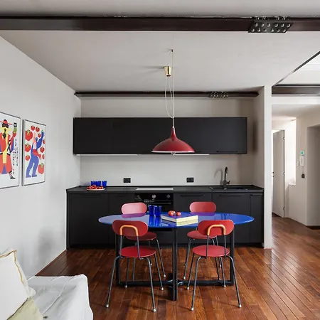The Naviglio Grande - Luxurious Flat Appartamento *