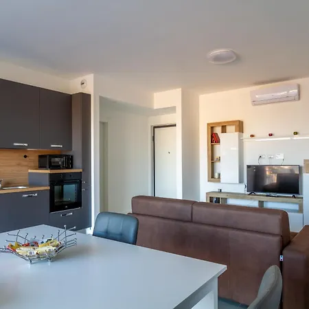 View 15 Min From Duomo