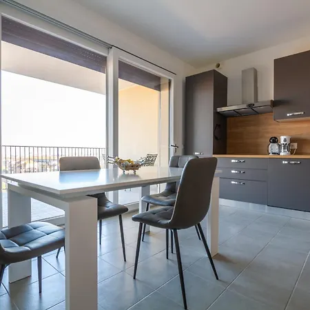 Apartment View 15 Min From Duomo *