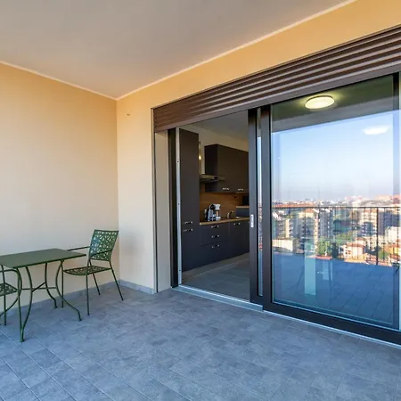 View 15 Min From Duomo