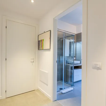 View 15 Min From Duomo * Milán