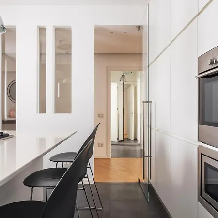 Ampio E Luminoso Trilocale In Zona Moscova Apartment *