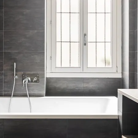 Ampio E Luminoso Trilocale In Zona Moscova *