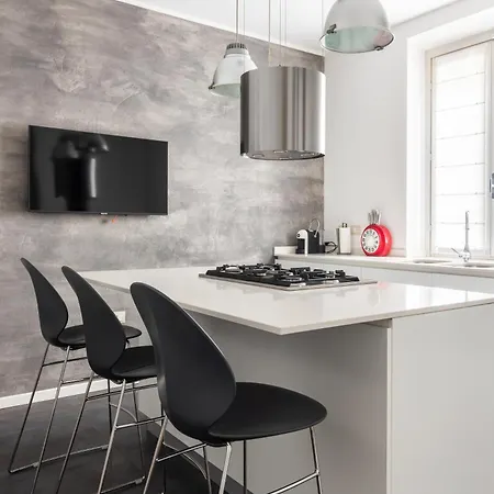 Apartamento Ampio E Luminoso Trilocale In Zona Moscova