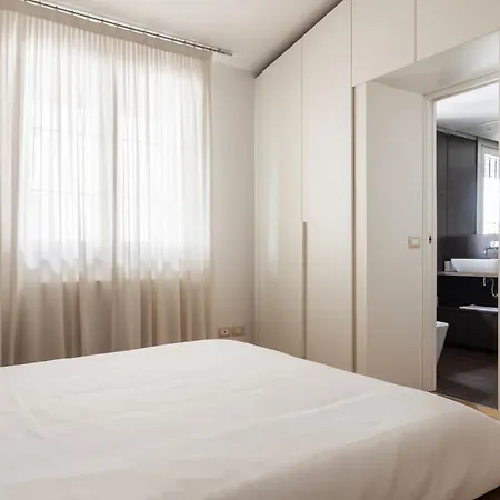 Ampio E Luminoso Trilocale In Zona Moscova Apartman Milánó