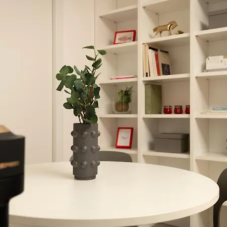 Apartment Santa Tecla Living Parini 9 *