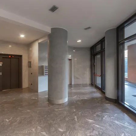 Modern Oasis Opposite Bosco Verticale Appartamento