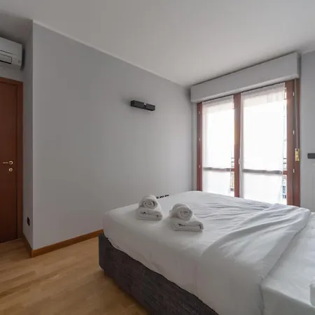 Modern Oasis Opposite Bosco Verticale Appartamento