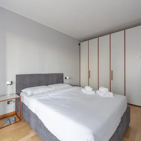 Apartment Modern Oasis Opposite Bosco Verticale Milan
